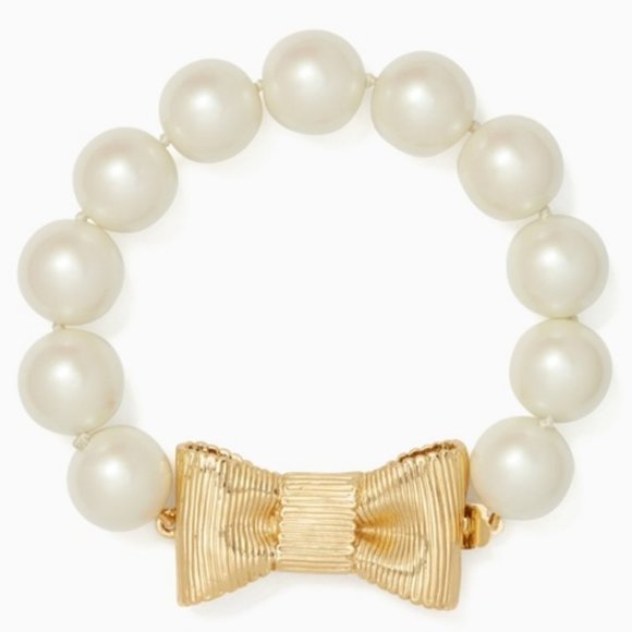 Kate Spade All Wrapped Up Large Cream Pearl Gold Bow Clasp Bracelet 8.25" - Picture 2 of 7